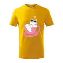 Hustá kočka v hrníčku