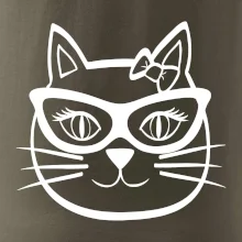 Kočičí holka s brýlemi