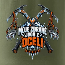 Alpinista se zbraněmi z oceli