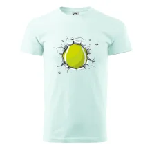 Tenisový míč v triku