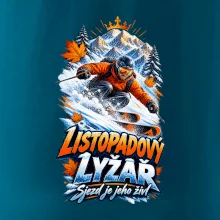 Listopadový lyžař král zasněžených svahů