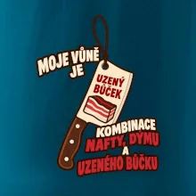 Vůně nafty dýmu a uzeného bůčku