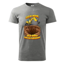 Mini bagr udělá pořádnou díru