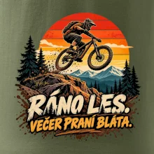 Ráno les večer praní bláta na kole