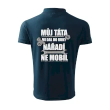 Můj táta mi dal do ruky nářadí