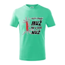 Každý správný muž, má u sebe nůž