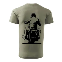 Motorkář na zádech - chopper