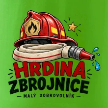 Hrdina s hasičskou přilbou a hadicí