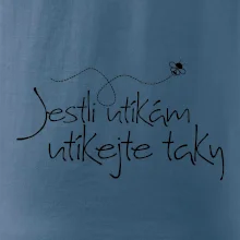 Jestli utíkám, tak utíkejte taky - včelař