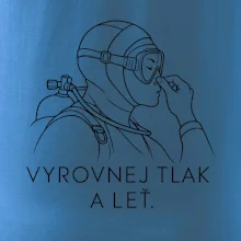 Vyrovnej tlak a leť potápěč v neoprenu držící si nos