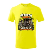 Hřbitovní hlídka kostlivec vrátný s pivem