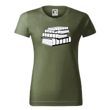 Knihy černobílé na sobě