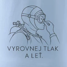 Vyrovnej tlak a leť potápěč v neoprenu držící si nos
