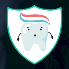 Zoubek na prsu - zubní pasta