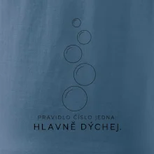 Hlavně dýchej pět stoupajících potápěčských bublin