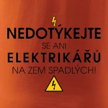 Nedotýkejte se ani elektrikářů na zem spadlých