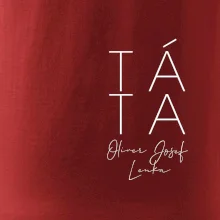 Nápis táta na prsu se jmény dětí