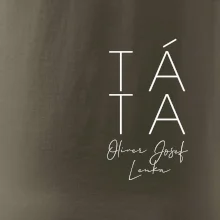 Nápis táta na prsu se jmény dětí