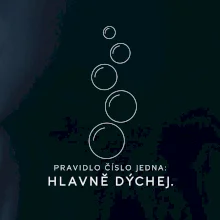 Hlavně dýchej pět stoupajících potápěčských bublin