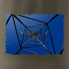 Stožár vysokého napětí zespodu