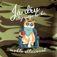 Já dřu, aby moje kočka mohla relaxovat