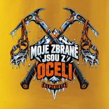 Alpinista se zbraněmi z oceli