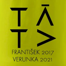 Táta v geometrickém fontu se jmény