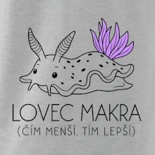 Lovec makra nahožábrý mořský plž s fialovými žábrami