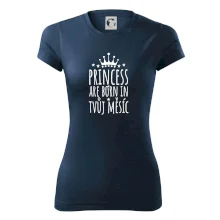 Princesses are born in (vlastní nápis měsíc narození)