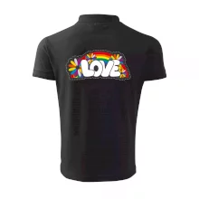 Love s duhou v pozadí