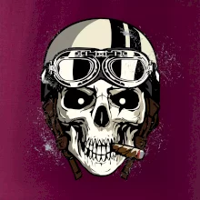 Motorkářská helma a doutník