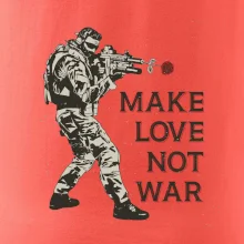 Růže ve zbrani, make love not war