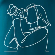 Fotografka stojící jedním tahem