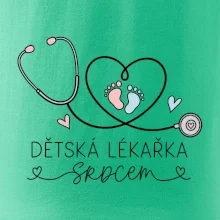Dětská lékařka srdcem - stetoskop a dětské stopy