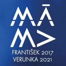 Máma v geometrickém fontu se jmény