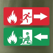 Lidé utíkají, hasiči přibíhají