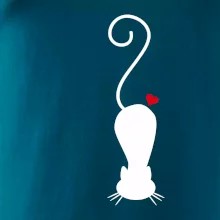 Zamilovaná kočka ležící