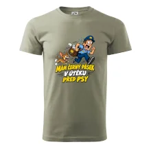 Černý pásek v útěku před psy
