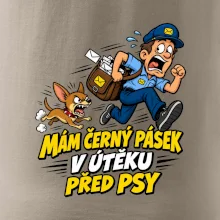 Černý pásek v útěku před psy