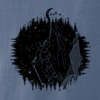 Turista v noční krajině