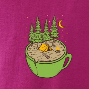 Hrnek plný stanování