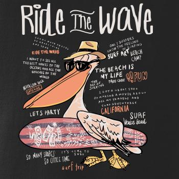 Ride the wave pelikán