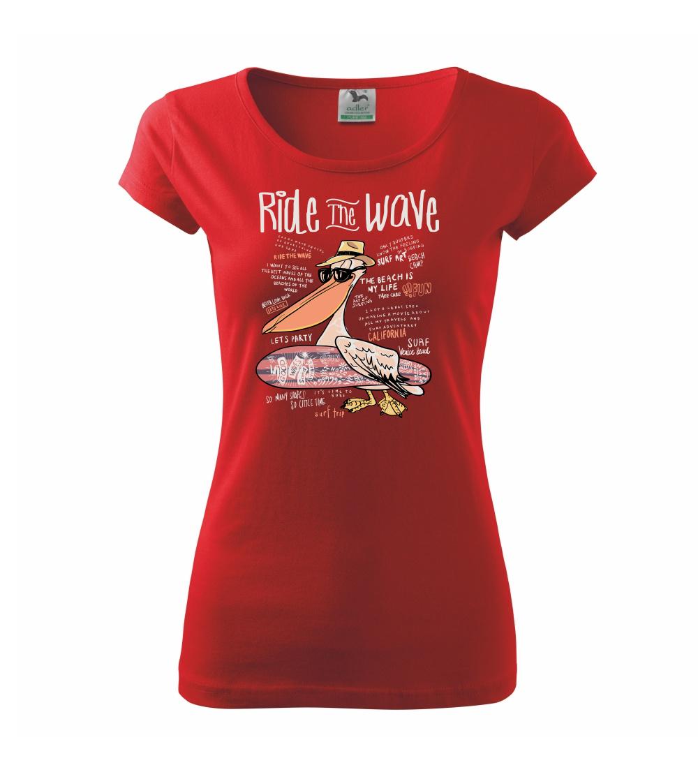 Ride the wave pelikán