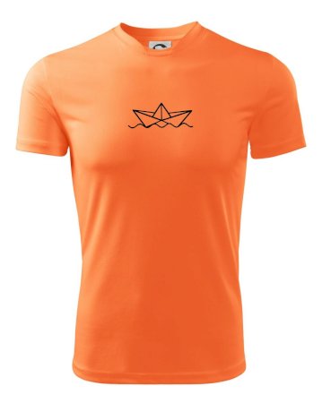 Papírová loďka na vodě