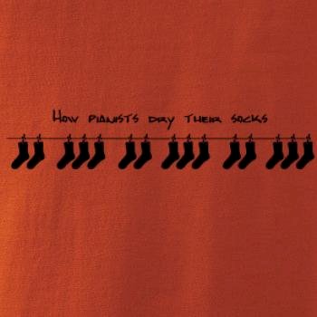 How pianists dry their socks