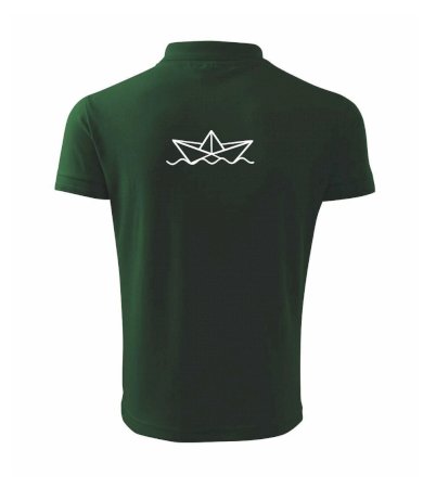 Papírová loďka na vodě