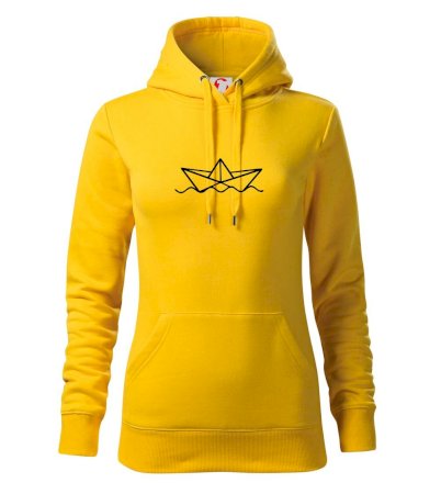 Papírová loďka na vodě