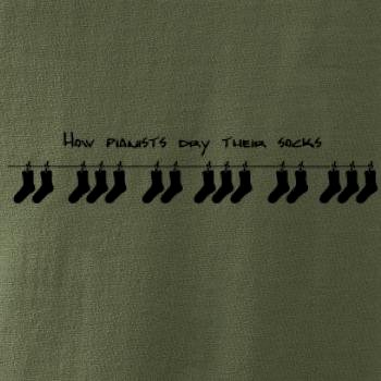 How pianists dry their socks