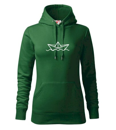 Papírová loďka na vodě