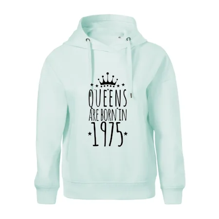Queens are born in 1975